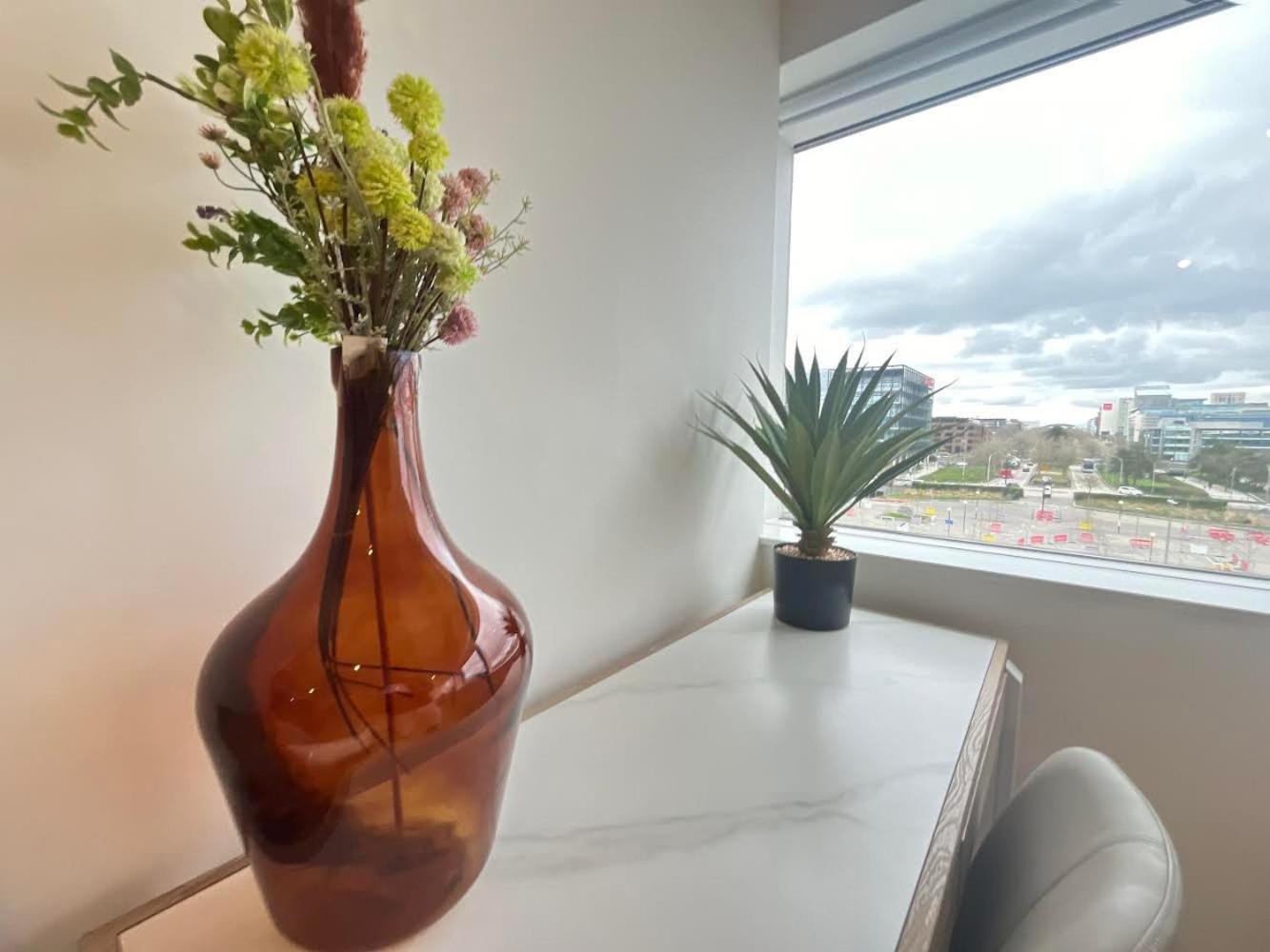 1Br Luxury Flat At Train Station - Long Stays Welcome - Just Ask Milton Keynes Exterior foto